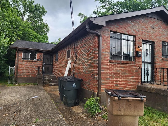 property at 2415 Meharry Blvd