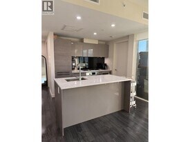 6383 McKay Ave in Burnaby, BC - Building Photo