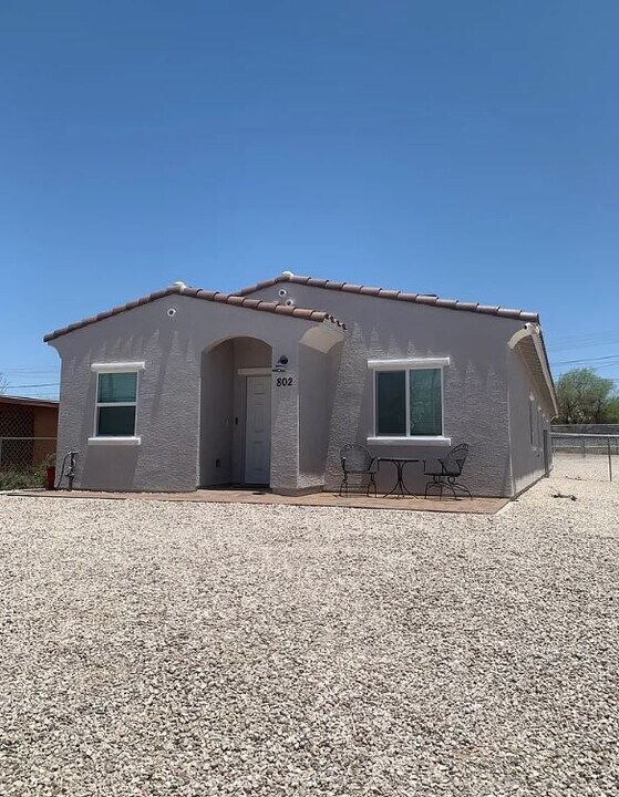 802 N Anita Ave in Tucson, AZ - Building Photo