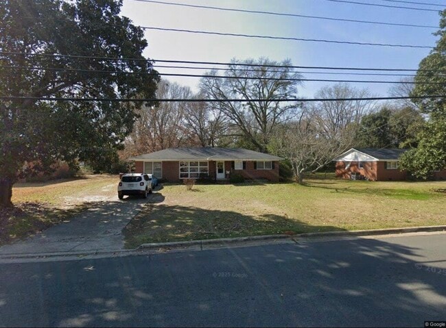 property at 1507 Knoxville St