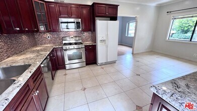 15061 Sherman Way in Los Angeles, CA - Building Photo - Building Photo
