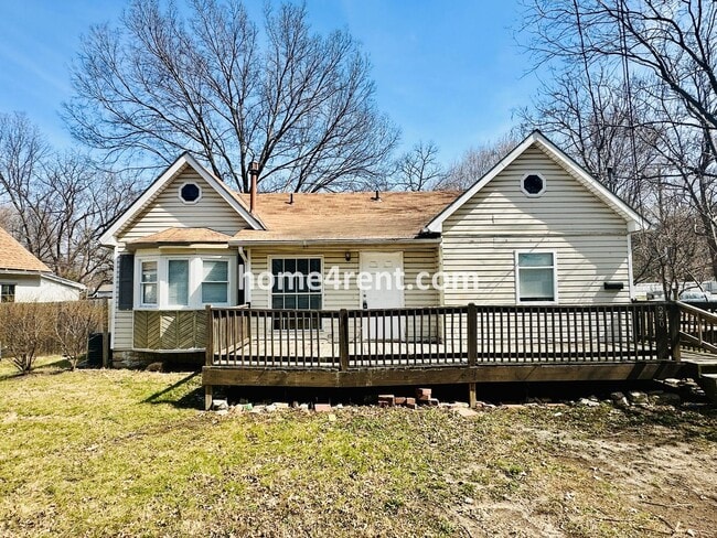 220 N Walnut St in Olathe, KS - Building Photo - Building Photo