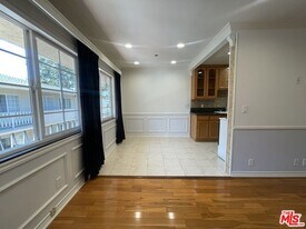 1126 N Formosa Ave in West Hollywood, CA - Building Photo