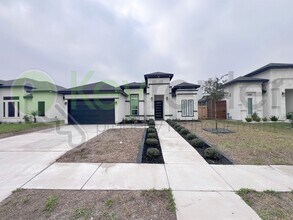 3104 E Kennedy Ave in Alton, TX - Building Photo - Building Photo