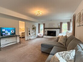 7601 Bedfordshire Dr in Charlotte, NC - Building Photo