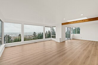 2410 37th Ave SW in Seattle, WA - Building Photo - Building Photo