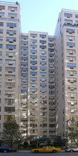 Cannon Point South Apartments in New York, NY - Foto de edificio - Building Photo