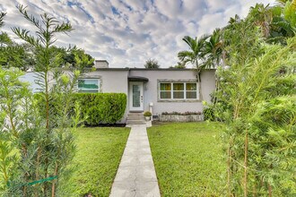 774 NW 49th St in Miami, FL - Building Photo - Building Photo