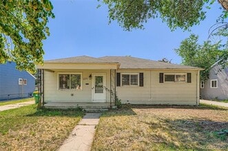 2271 Newark St in Aurora, CO - Building Photo - Building Photo