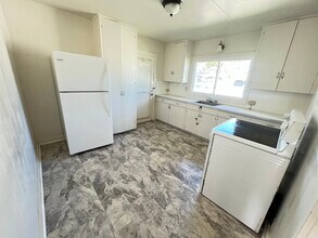 45-569-569 Paleka Rd in Kaneohe, HI - Foto de edificio - Building Photo