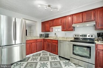 12504 Timber Hollow Pl in Germantown, MD - Building Photo - Building Photo