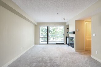 10838 City Pky in Surrey, BC - Building Photo - Building Photo