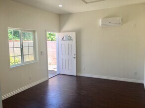 1046 Laurel Ave in Pomona, CA - Foto de edificio - Building Photo