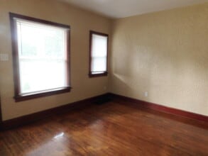 230 W Summit St in Freeport, IL - Building Photo - Building Photo