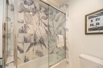 345 Pacific Ave in Richmond, CA - Building Photo - Building Photo