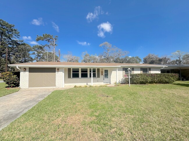 property at 324 Tanglewood Rd