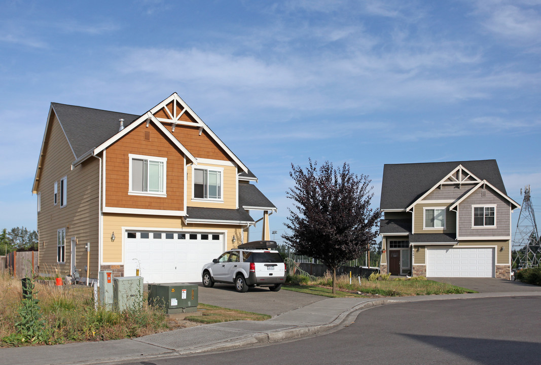 Meridian Greens in Puyallup, WA - Building Photo