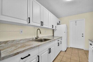 18957 NW 45th Ave in Miami Gardens, FL - Building Photo - Building Photo