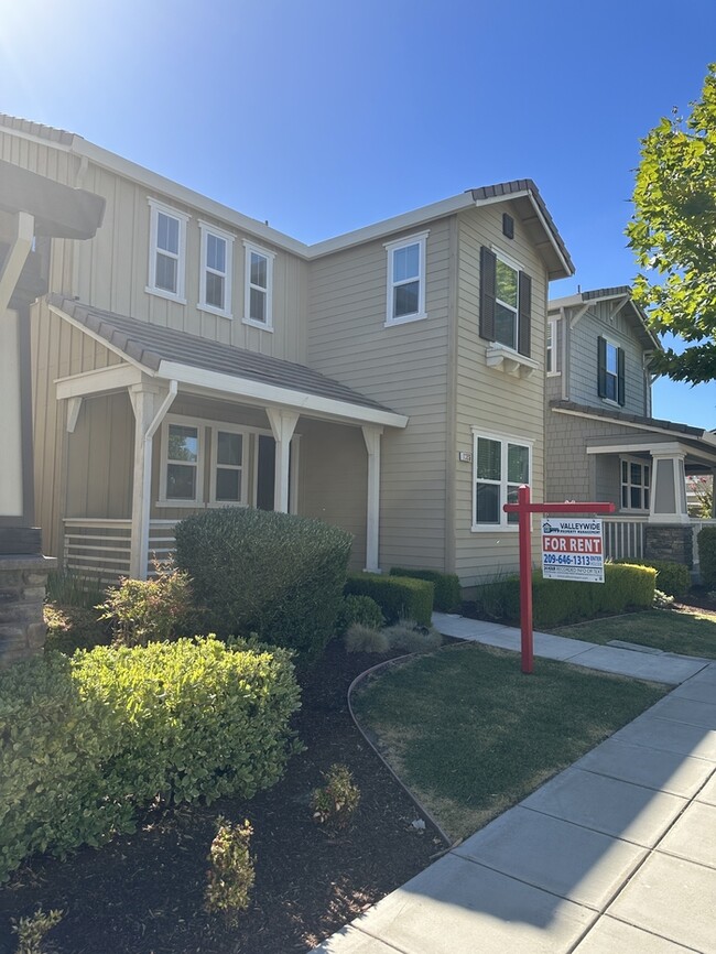 property at 1086 S Walcott Ave