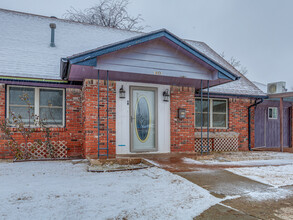 1401 N Nail Pkwy in Moore, OK - Building Photo - Building Photo