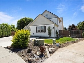 617 Esperanza Ct in Pasco, WA - Building Photo - Building Photo