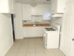 5748 San Ardo Way in North Highlands, CA - Building Photo - Building Photo