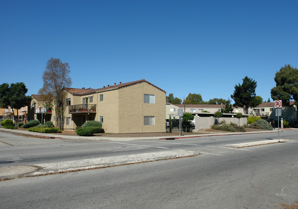 Pennbrook Apartments in Watsonville, CA - Building Photo