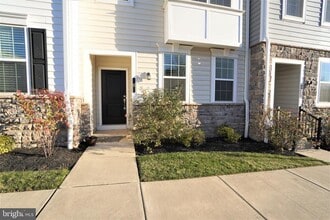 6 Manchester Dr in Hatboro, PA - Building Photo - Building Photo