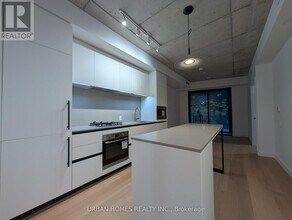 1720 Bayview Ave in Toronto, ON - Building Photo - Building Photo