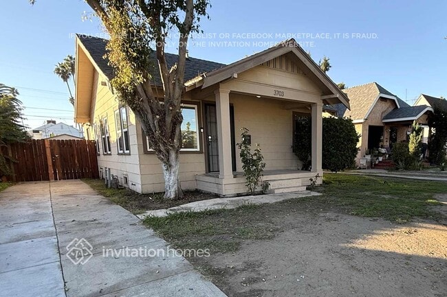 property at 3703 S Gramercy Pl