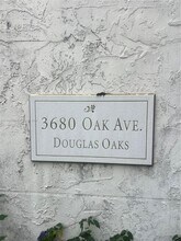 3680 Oak Ave in Miami, FL - Building Photo - Building Photo