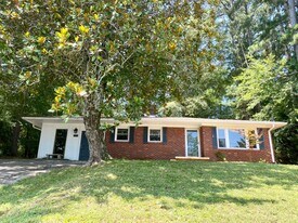 129 Freedom Dr in Clemson, SC - Building Photo