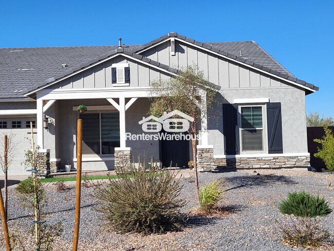 3370 E Constance Wy in Phoenix, AZ - Building Photo - Building Photo