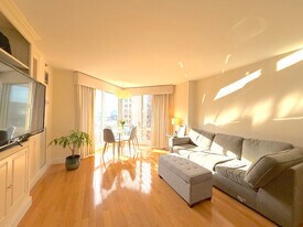 83 Cambridge Pky, Unit E804 in Cambridge, MA - Building Photo