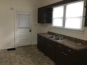 1011 S 4th St in Terre Haute, IN - Building Photo - Building Photo