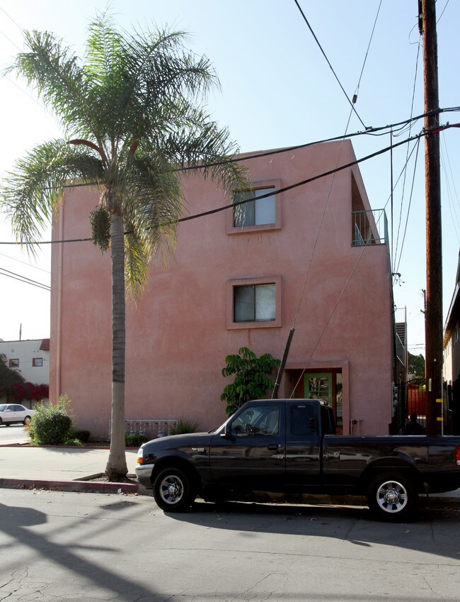 2641 E 10th St in Long Beach, CA - Building Photo - Building Photo