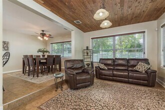 711 Bayou Ave in Tarpon Springs, FL - Building Photo - Building Photo