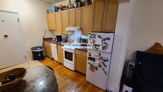 1 Foster St in Boston, MA - Building Photo