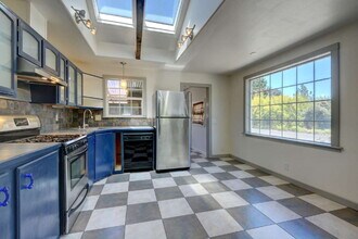 399 N Laurel St in Ashland, OR - Building Photo - Building Photo