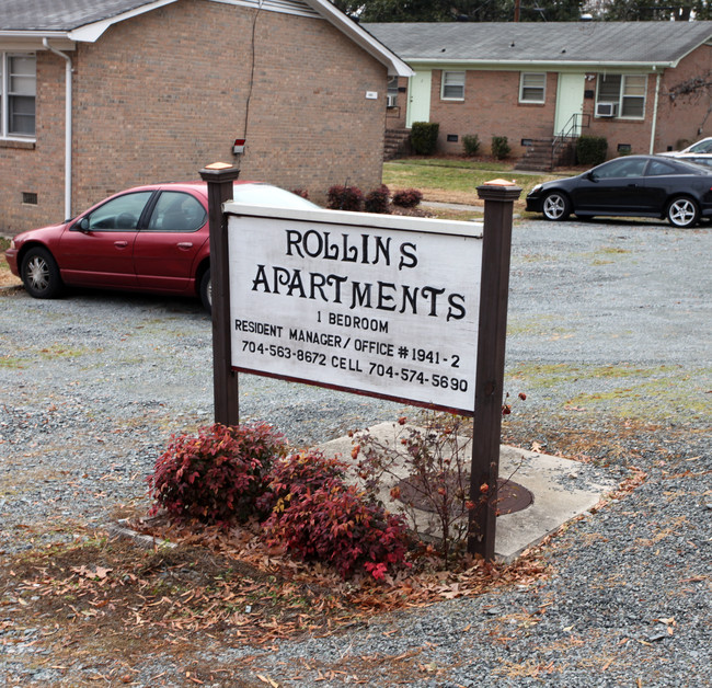 Rollins Apartments in Charlotte, NC - Building Photo - Building Photo