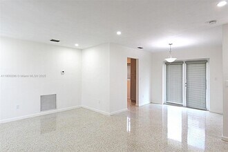 6203 SW 108th Pl in Miami, FL - Building Photo - Building Photo