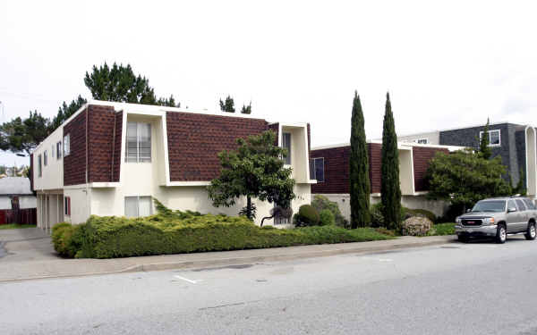 424 Richmond Dr in Millbrae, CA - Foto de edificio - Building Photo