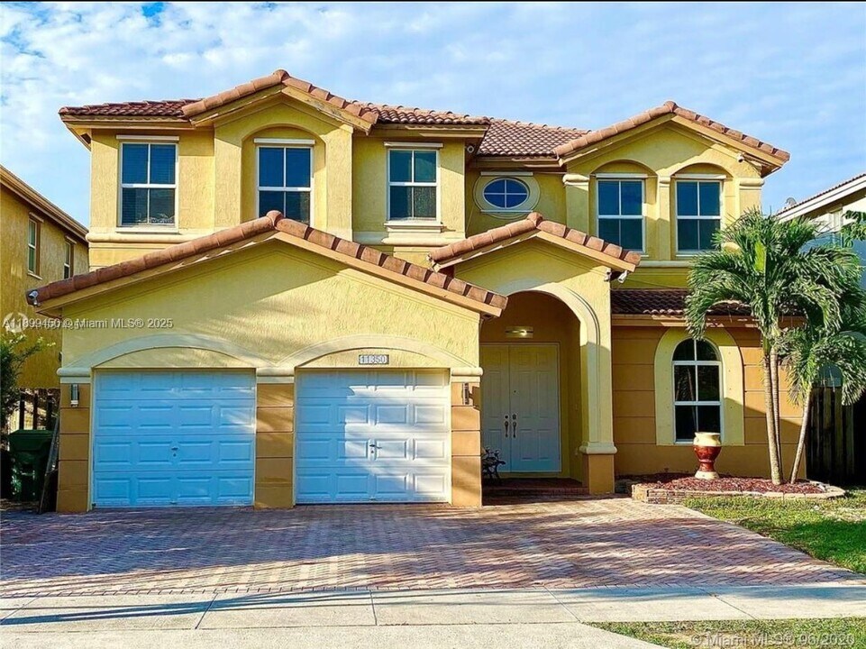 11350 NW 82nd Terrace in Doral, FL - Building Photo