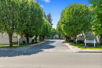 Cavendish Square in Stockton, CA - Building Photo - Other