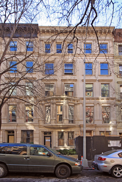 16 E 95th St in New York, NY - Building Photo