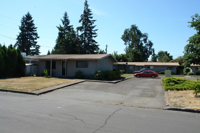 108-168 Apple Blossom Ave N in Salem, OR - Building Photo - Building Photo