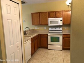 3646 Mt Carmel Ln in Melbourne, FL - Foto de edificio - Building Photo