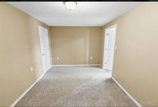 11159 Shipman Rd in Shipman, IL - Foto de edificio - Building Photo