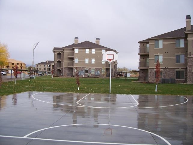 Silver Pines Apartments in Vernal, UT - Foto de edificio - Building Photo