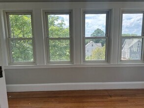 68 Pleasant St, Unit #1 in Stoneham, MA - Building Photo - Building Photo